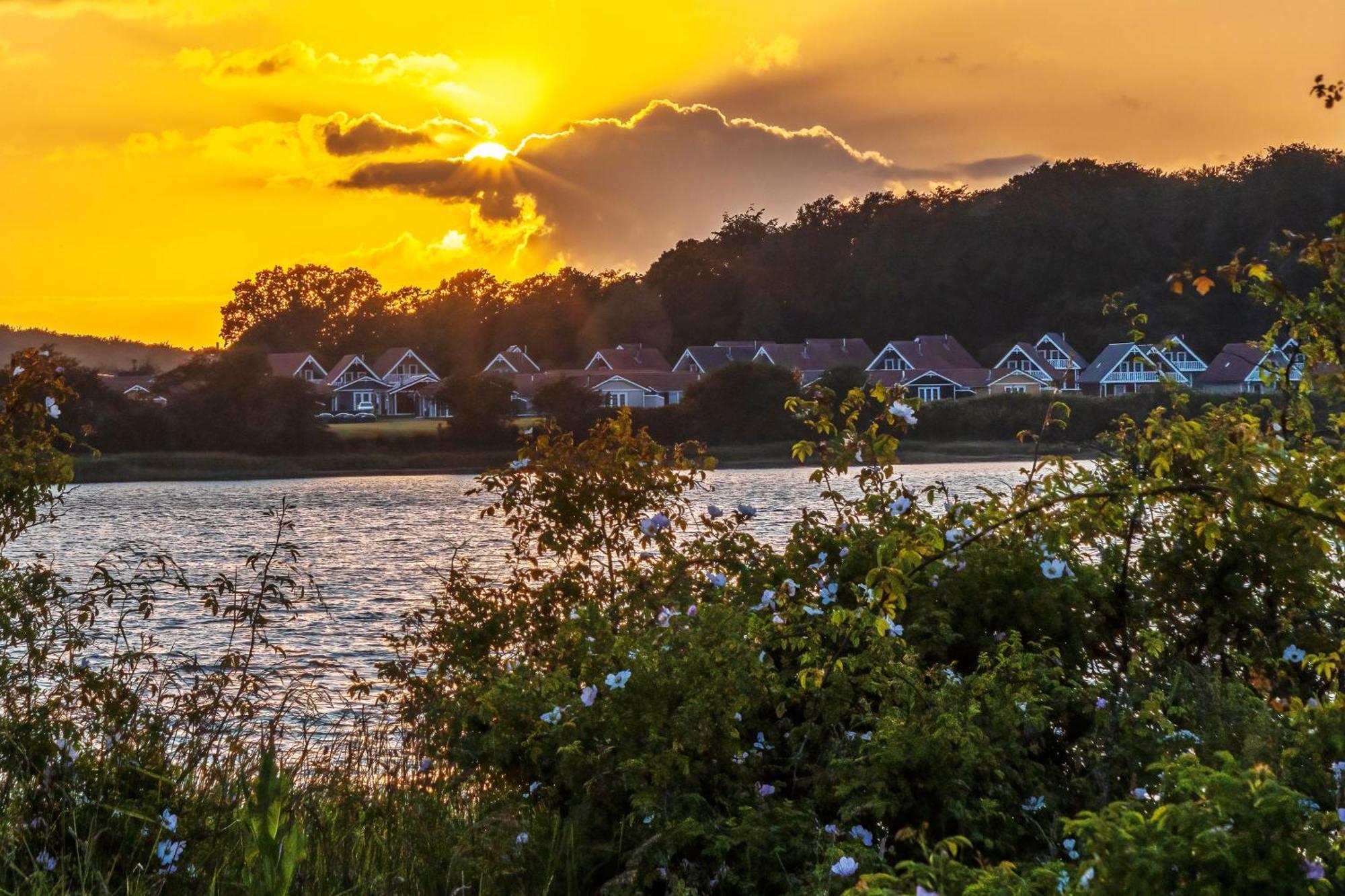 Enjoy Resorts Marina Fiskenaes - Wellness & Waterpark Grasten Bagian luar foto
