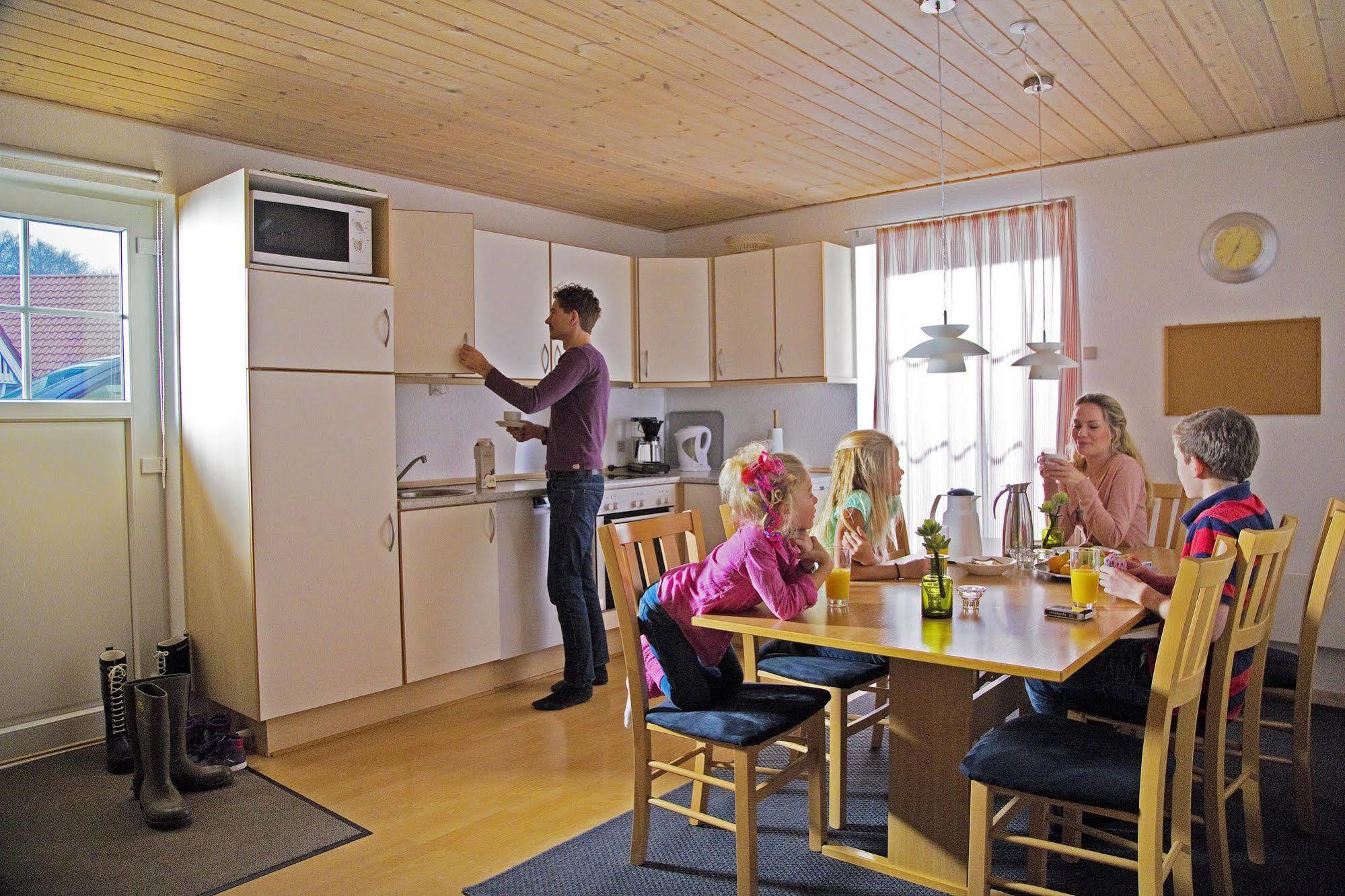 Enjoy Resorts Marina Fiskenaes - Wellness & Waterpark Grasten Bagian luar foto